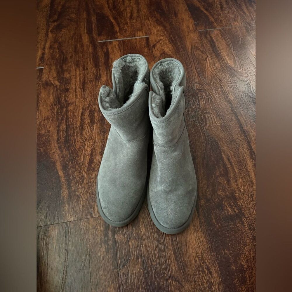 UGG Classic Mini Grey Suede Sheepskin Lined Ankle Boots Womens Size 6